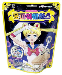 Wafeleki Sailor Moon Moonpower Milk Tea + naklejki 40G Seoju